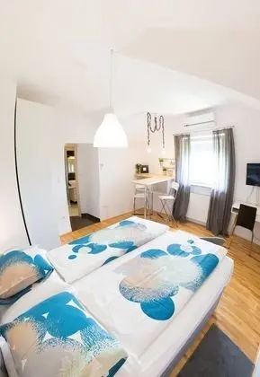 Business Tek Büyük Yataklı Oda, Bahçe Manzaralı