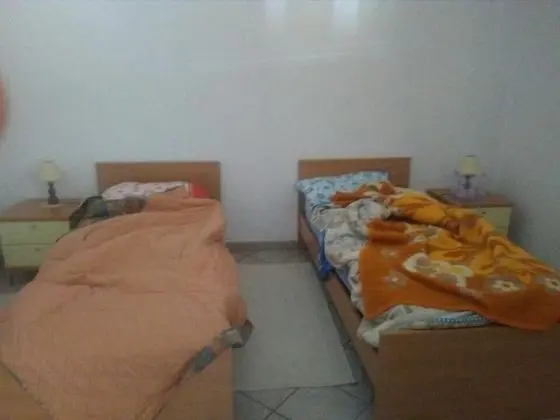 İki Ayrı Yataklı Oda, Ortak Banyo