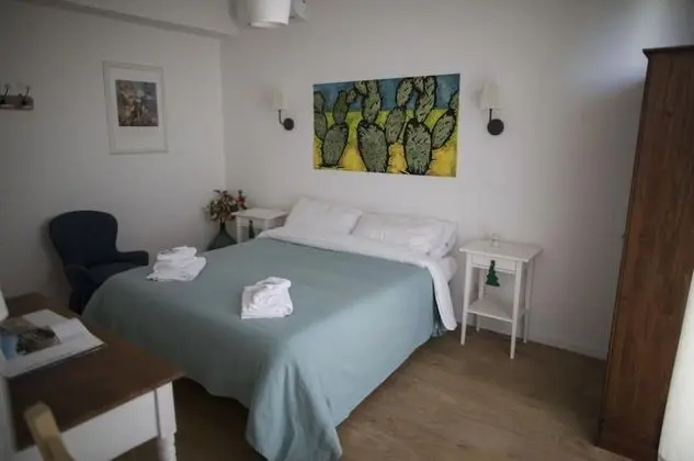 Tek Büyük veya İki Ayrı Yataklı Oda, Balkon (Sicilia)