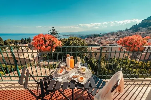 Tek Büyük Yataklı Oda, Balkon, Deniz Manzaralı (Timoleone 1)