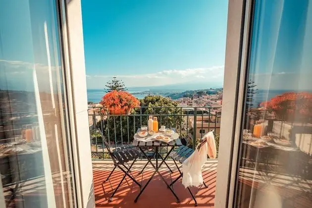 Tek Büyük Yataklı Oda, Balkon, Deniz Manzaralı (Timoleone 1)