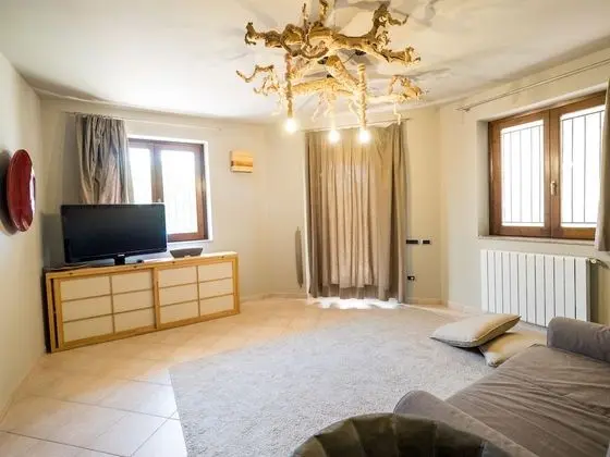 Deluxe Üç Kişilik Oda, Bahçe Manzaralı