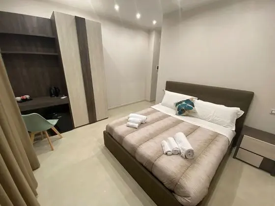 Deluxe Tek Büyük Yataklı Oda, 1 Çift Kişilik Yatak, Özel Banyo, Şehir Manzaralı