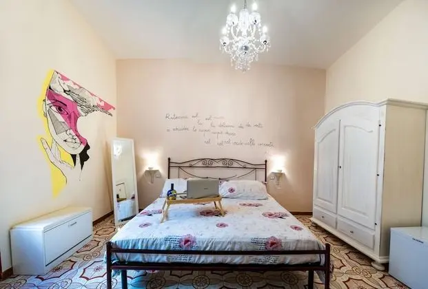 Tek Büyük Yataklı Oda (Rossa)