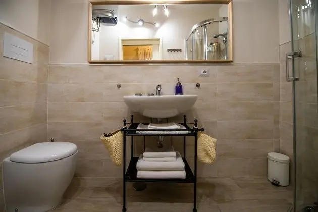 Tek Büyük Yataklı Oda (Rossa)