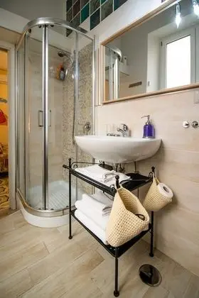 Tek Büyük Yataklı Oda (Verde)