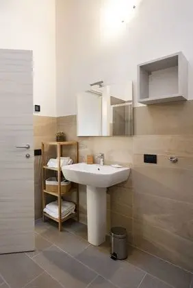 Comfort Tek Büyük veya İki Ayrı Yataklı Oda