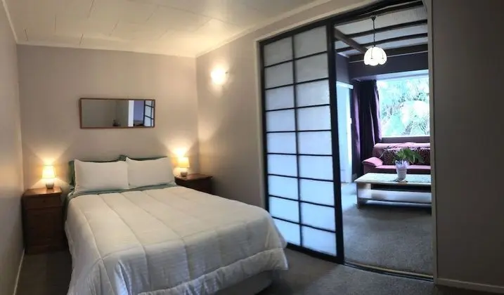 Tek Büyük Yataklı Oda (Room One)