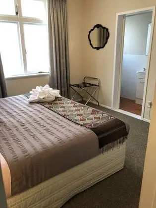 Tek Büyük Yataklı Oda (Room Three)
