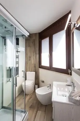 Exclusive Tek Büyük Yataklı Oda (Sofia)