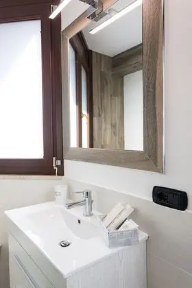 Exclusive Tek Büyük Yataklı Oda (Sofia)