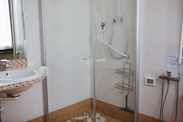 Standard Dört Kişilik Oda, Banyolu/Duşlu, Bahçe Manzaralı