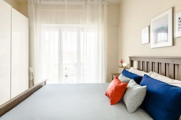 Tek Büyük Yataklı Oda, Balkon