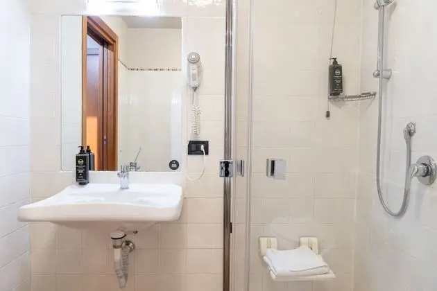 Standard Dört Kişilik Oda, Engellilere Uygun, Sigara İçilmez