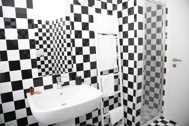 Dört Kişilik Oda, Sigara İçilmez