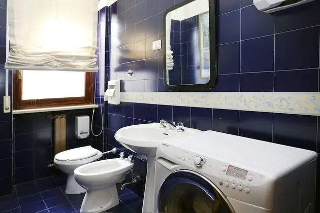 Tek Büyük veya İki Ayrı Yataklı Oda, 1 Çift Kişilik veya 2 Tek Kişilik Yatak (Romana)