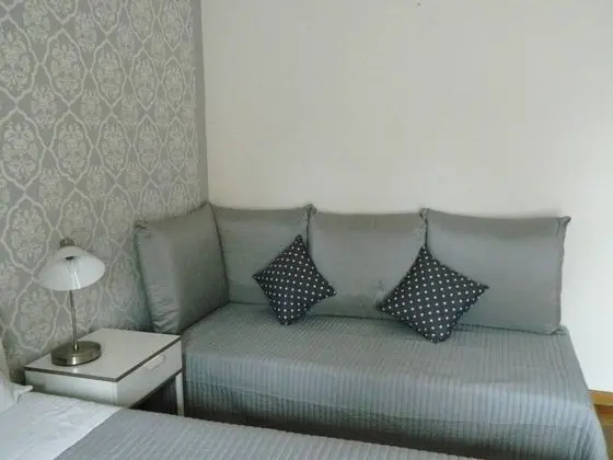 Tek Büyük Yataklı Oda, Ortak Banyo