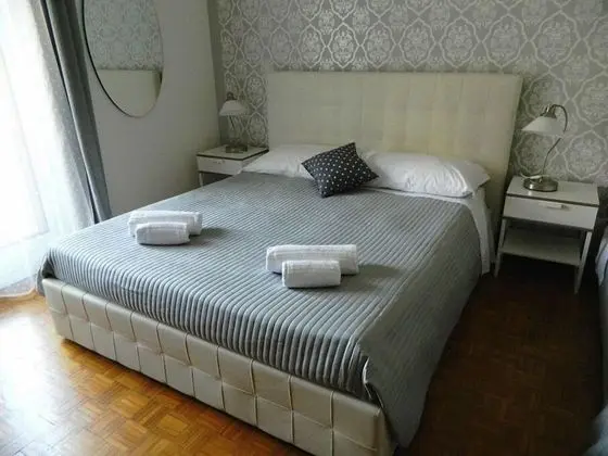 Tek Büyük Yataklı Oda, Ortak Banyo