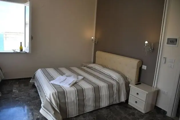Üç Kişilik Oda