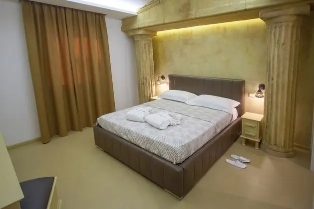 Romantic Tek Büyük Yataklı Oda