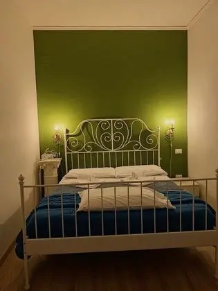 Tek Büyük Yataklı Oda, Ortak Banyo