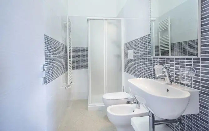 Deluxe Tek Büyük Yataklı Oda, Teras, Kısmi Deniz Manzaralı