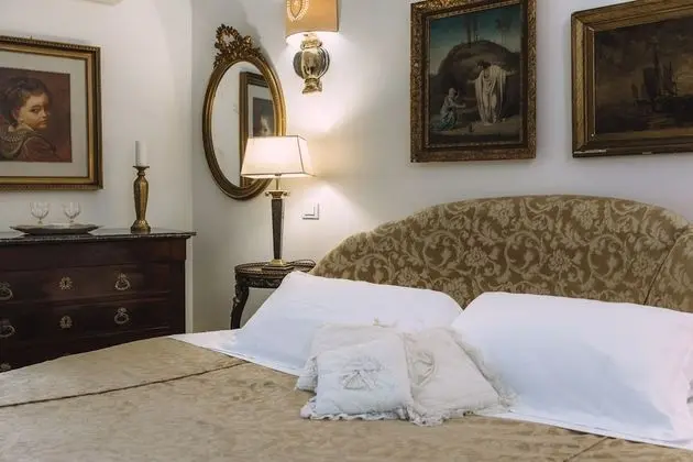 Deluxe Tek Büyük Yataklı Oda (Pindaro)