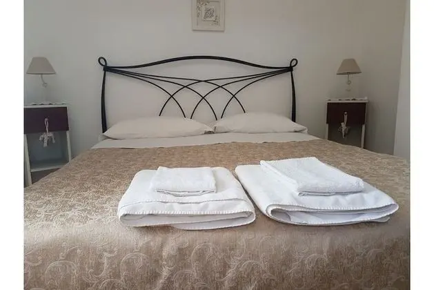 Tek Büyük Yataklı Oda, 1 Büyük (Queen) Boy Yatak (Castagno)