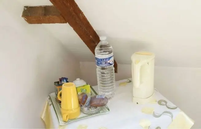 Tek Büyük veya İki Ayrı Yataklı Oda (Yellow Room)