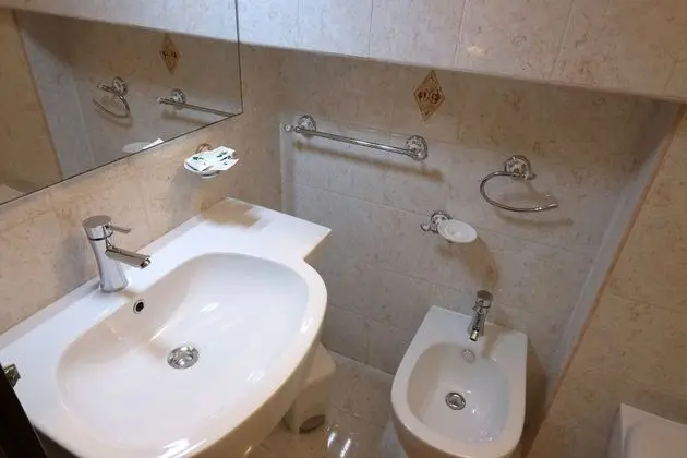 Dört Kişilik Oda, 2 Yatak Odası, Küçük Mutfak