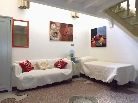Üç Kişilik Oda