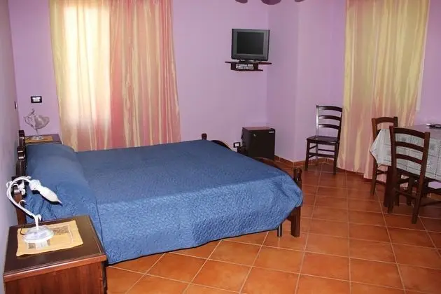 Comfort Tek Büyük Yataklı Oda