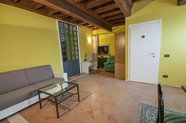 Stüdyo, Bahçe Manzaralı