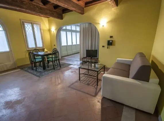 Stüdyo, Bahçe Manzaralı