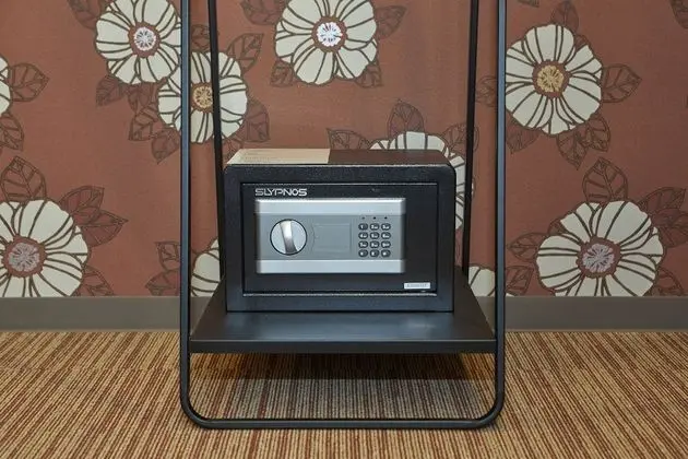 Comfort Üç Kişilik Oda, 1 Büyük (Queen) Boy Yatak ve Çekyat