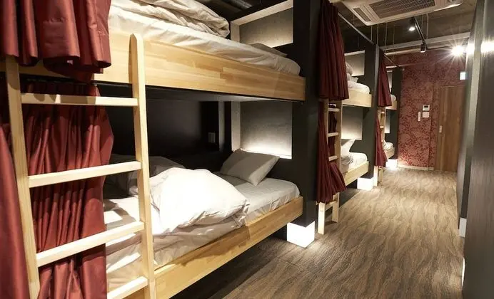 Ortak Ranzalı Oda, Sadece kadınlar için