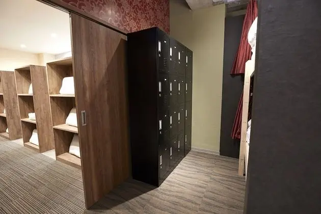 Ortak Ranzalı Oda, Sadece kadınlar için