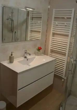 Basic Dört Kişilik Oda, Ortak Banyo