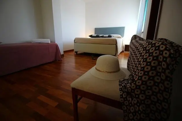 Üç Kişilik Oda