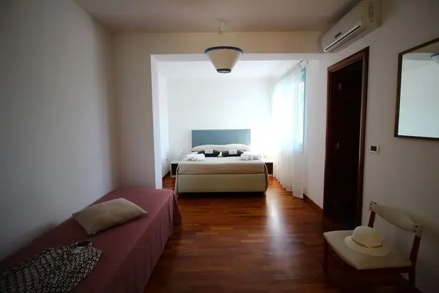 Üç Kişilik Oda