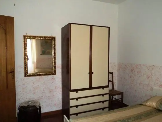 Üç Kişilik Oda
