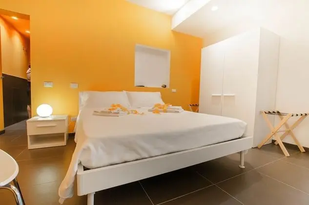 Standard Tek Büyük Yataklı Oda, Avlu Manzaralı (Arancio)