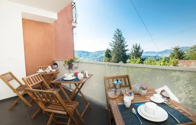 Standard Tek Büyük Yataklı Oda, Avlu Manzaralı (Arancio)