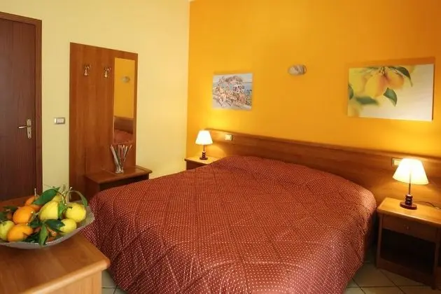 Tek Büyük Yataklı Oda (Limone)