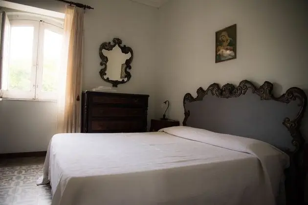 Büyük Yataklı Tek Kişilik Oda