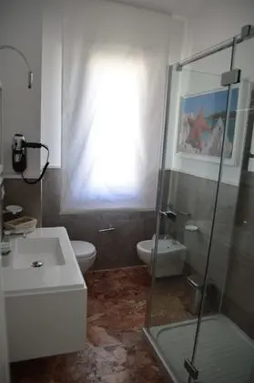 Deluxe Tek Büyük Yataklı Oda, 1 En Büyük (King) Boy Yatak, Engellilere Uygun, Şehir Manzaralı