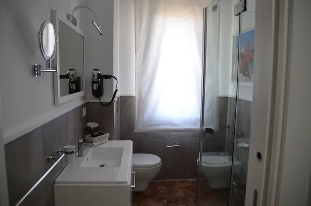 Deluxe Tek Büyük Yataklı Oda, 1 En Büyük (King) Boy Yatak, Engellilere Uygun, Şehir Manzaralı