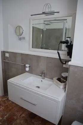 Deluxe Tek Büyük Yataklı Oda, 1 En Büyük (King) Boy Yatak, Engellilere Uygun, Şehir Manzaralı