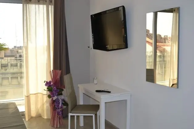 Üç Kişilik Oda
