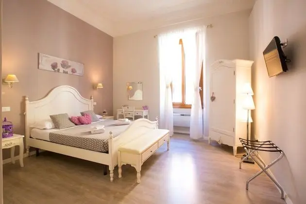 Tek Büyük Yataklı Oda (external bathroom)